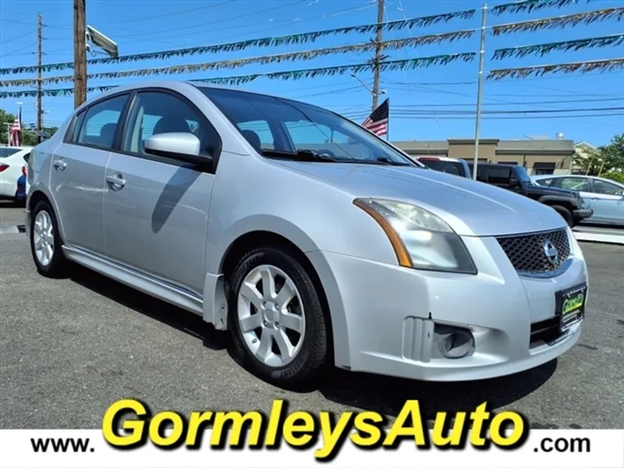 2010 Nissan Sentra photo 1