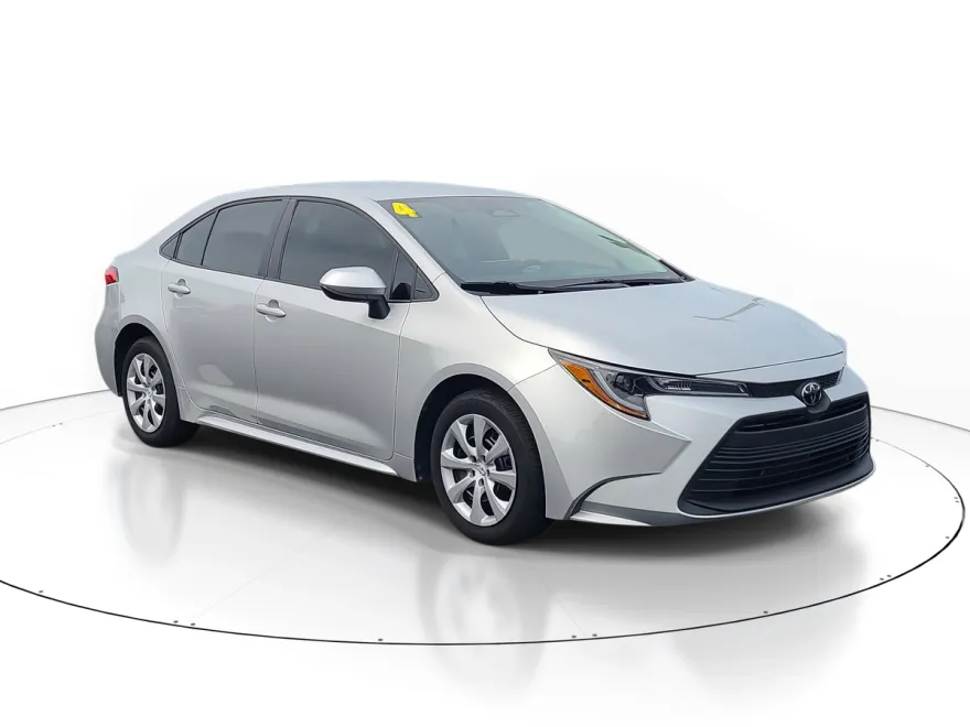 2024 Toyota Corolla LE photo 1
