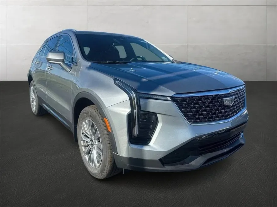 2025 Cadillac XT4 Premium Luxury photo 1