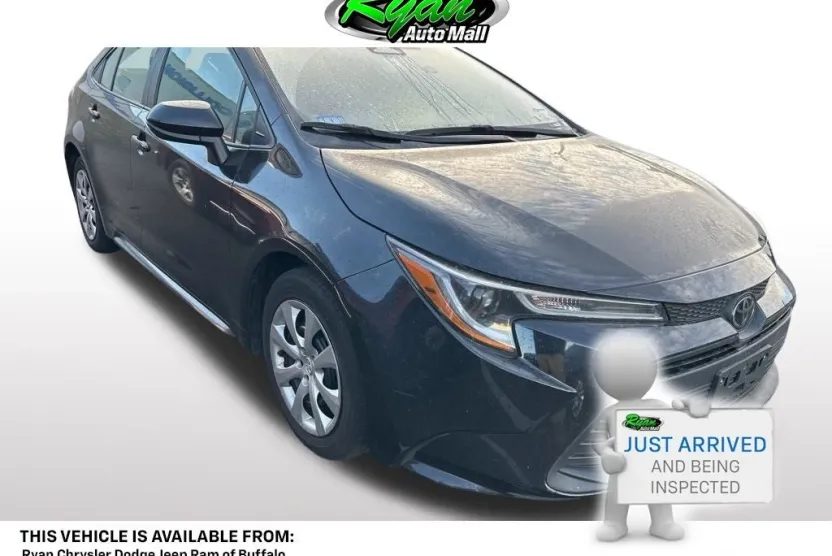2023 Toyota Corolla LE photo 1