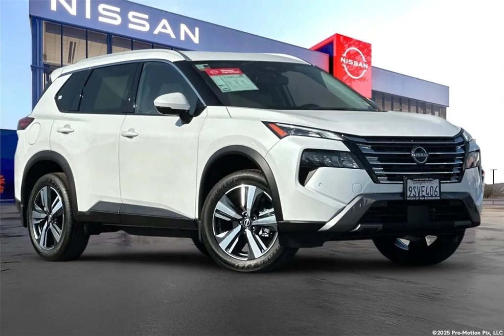 2025 Nissan Rogue SL photo 1