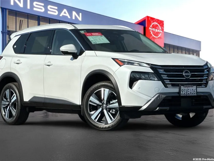 2025 Nissan Rogue SL photo 1
