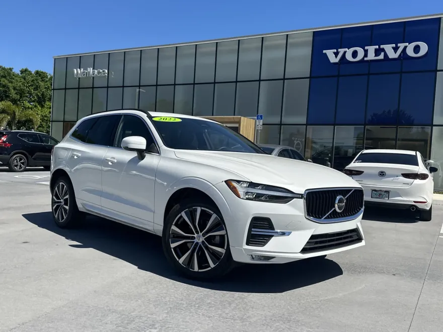 2025 Volvo XC60 Plus photo 1