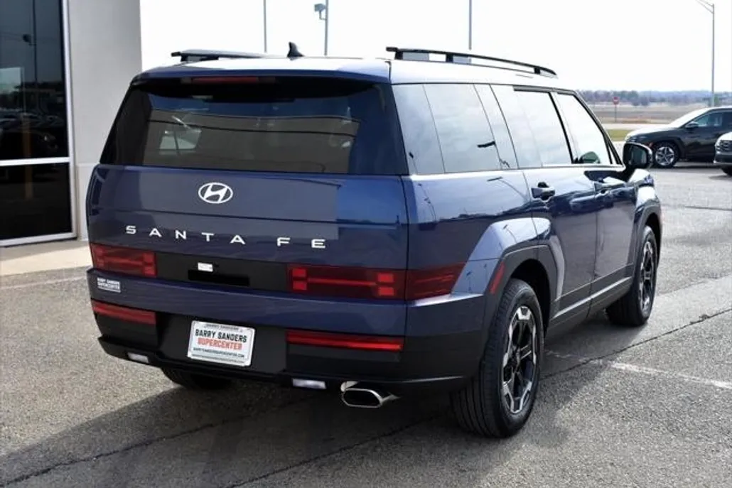 2025 Hyundai Santa Fe SEL photo 1