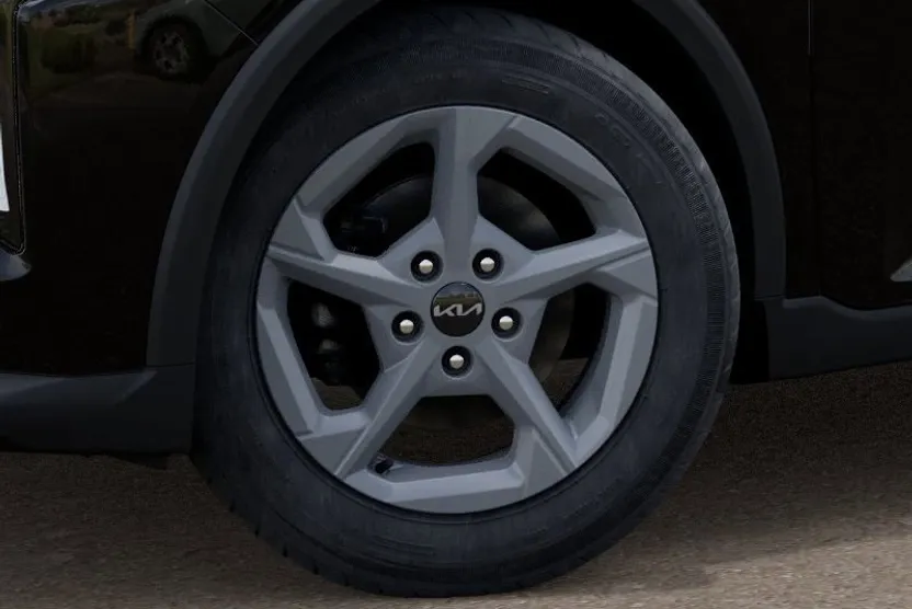 2025 Kia K4 LXS photo 1