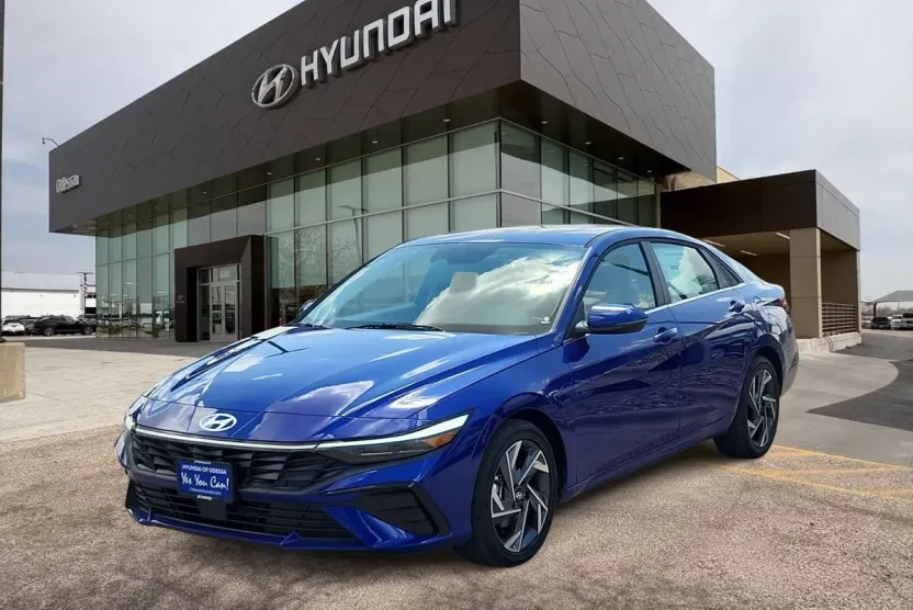 2025 Hyundai Elantra Limited photo 1