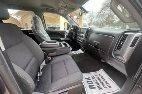 2015 Chevrolet Silverado 2500HD LT photo 2