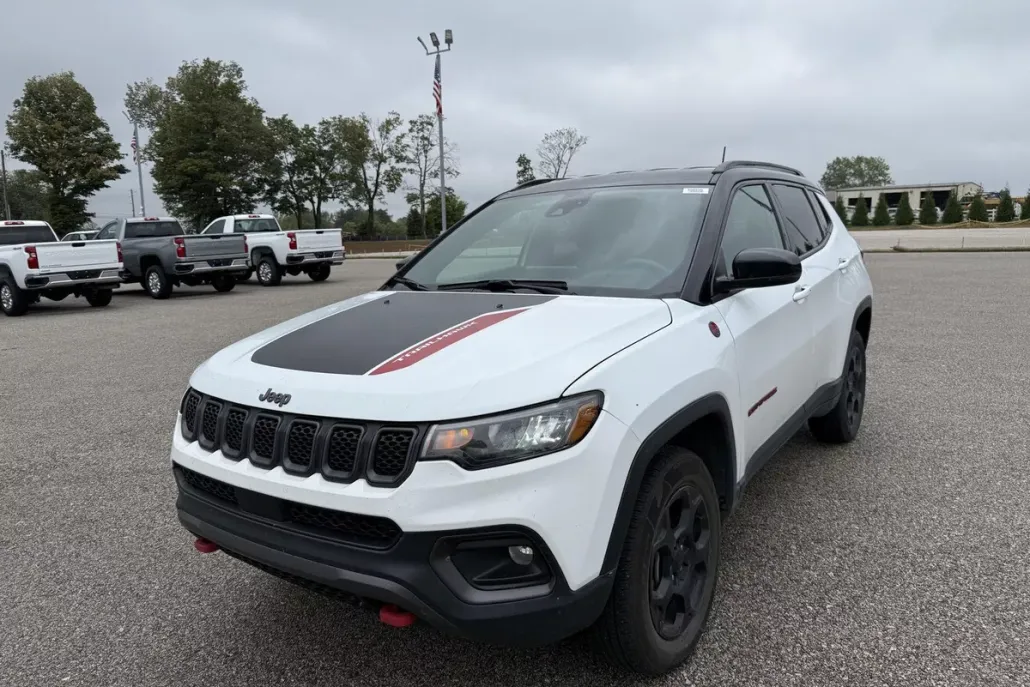2023 Jeep Compass Trailhawk photo 1