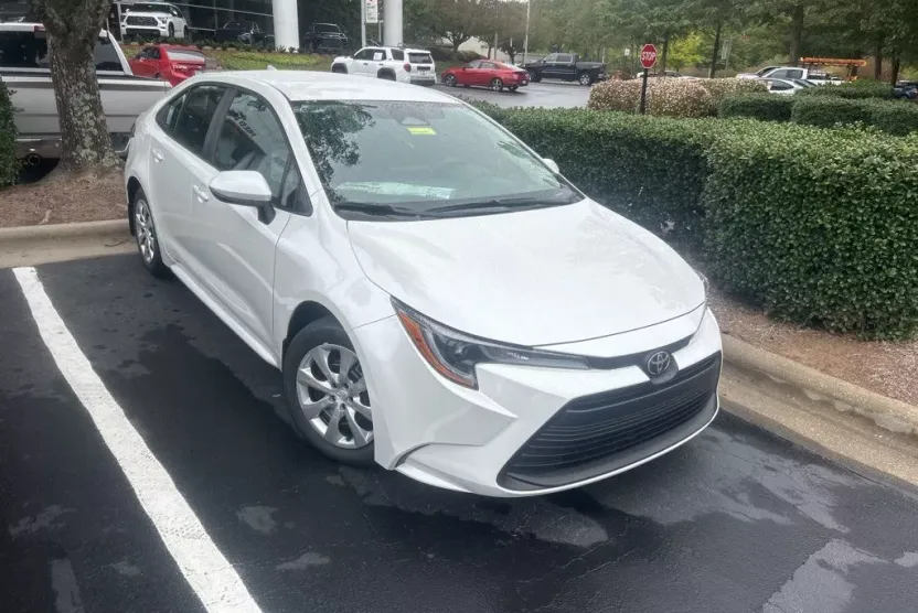 2026 Toyota Corolla LE photo 1