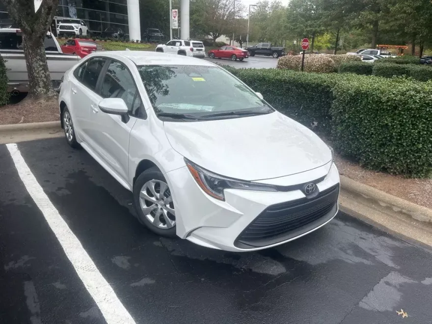 2026 Toyota Corolla LE photo 1