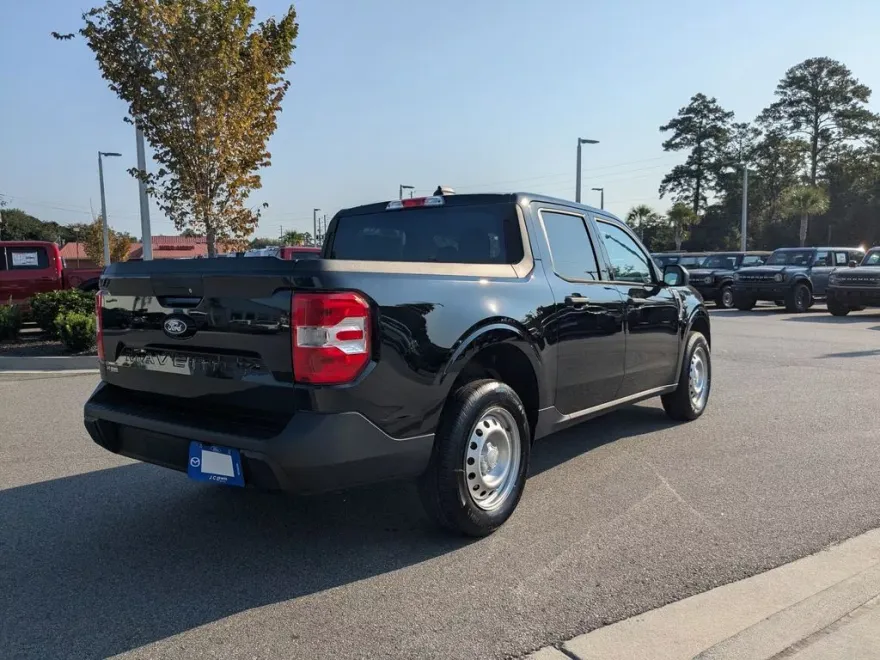 2025 Ford Maverick XL photo 1