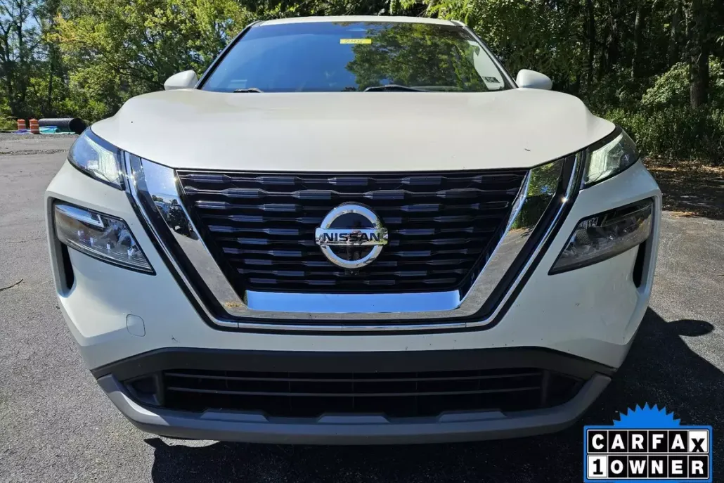 2021 Nissan Rogue AWD SV photo 1