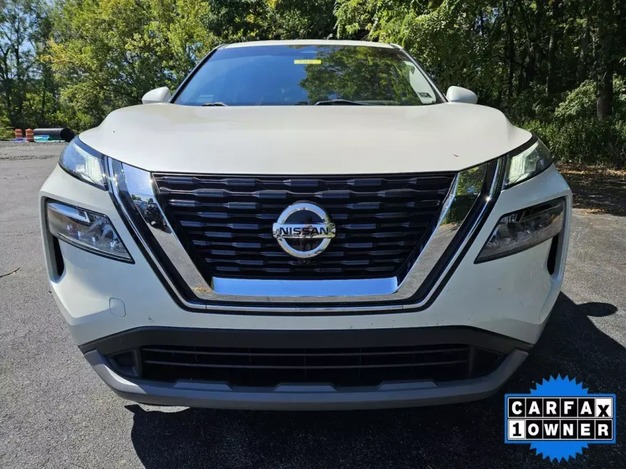 2021 Nissan Rogue AWD SV photo 1