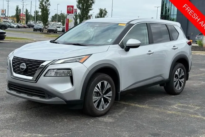 2023 Nissan Rogue SV photo 1