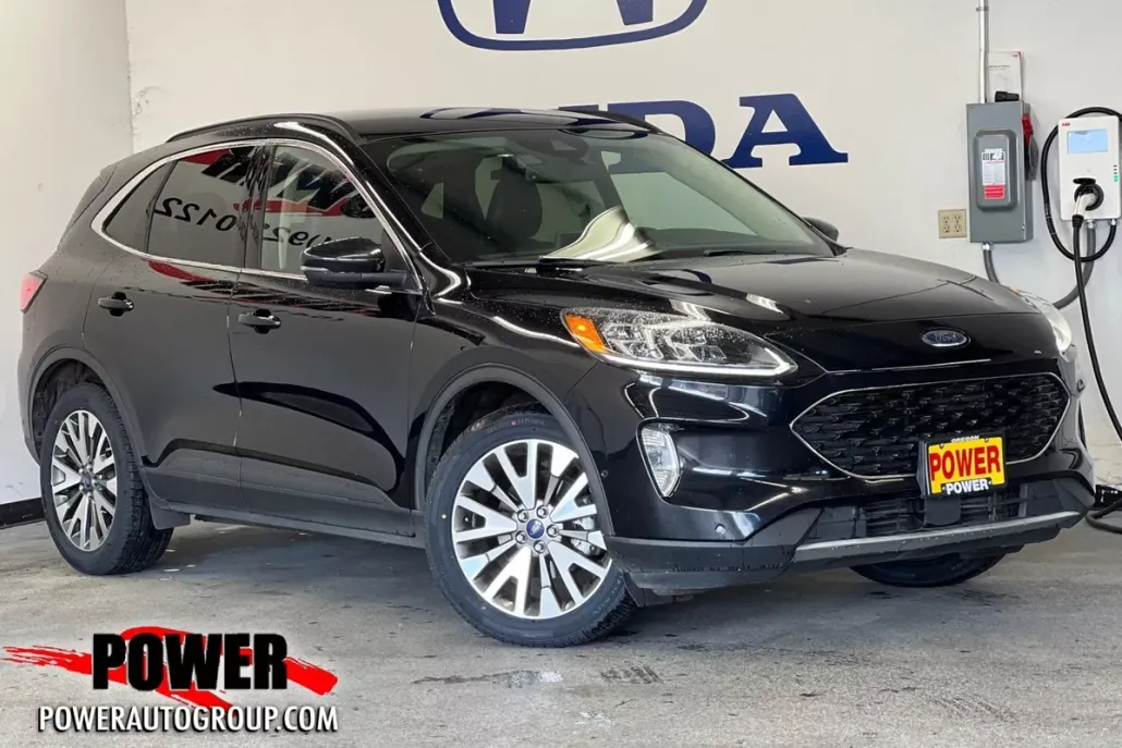 2020 Ford Escape Titanium photo 1