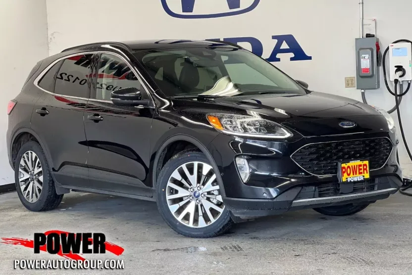 2020 Ford Escape Titanium photo 1
