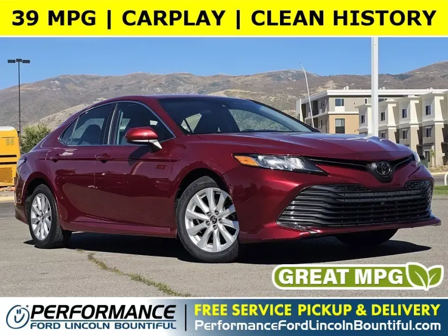 2020 Toyota Camry LE photo 1