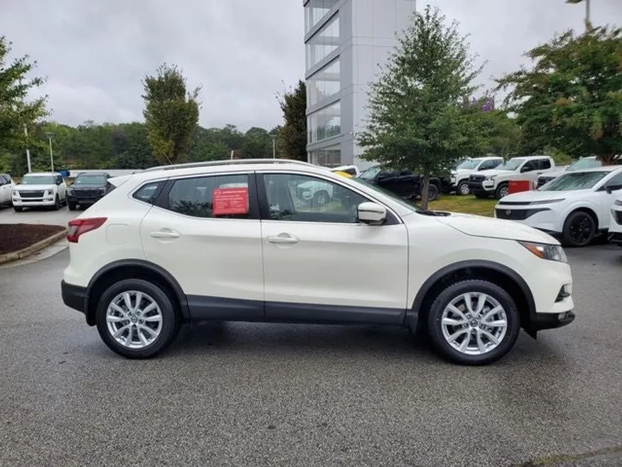 2021 Nissan Rogue Sport SV photo 1
