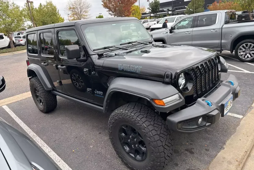 2023 Jeep Wrangler Base 4xe photo 1
