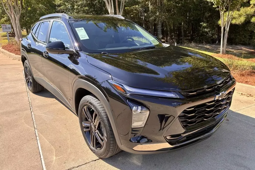 2026 Chevrolet Trax ACTIV photo 1