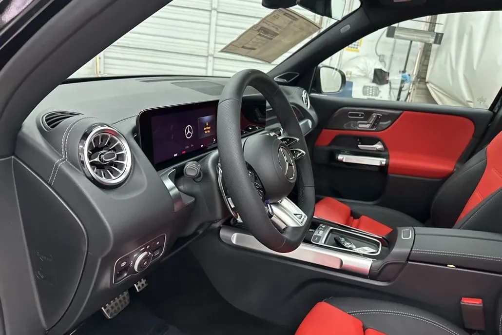 2026 Mercedes Benz GLB AMG 35 photo 1
