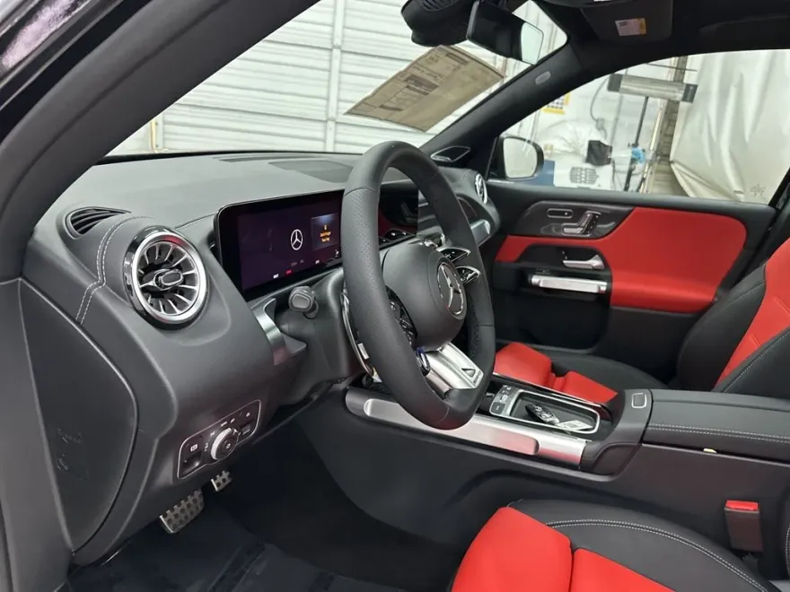 2026 Mercedes Benz GLB AMG 35 photo 1