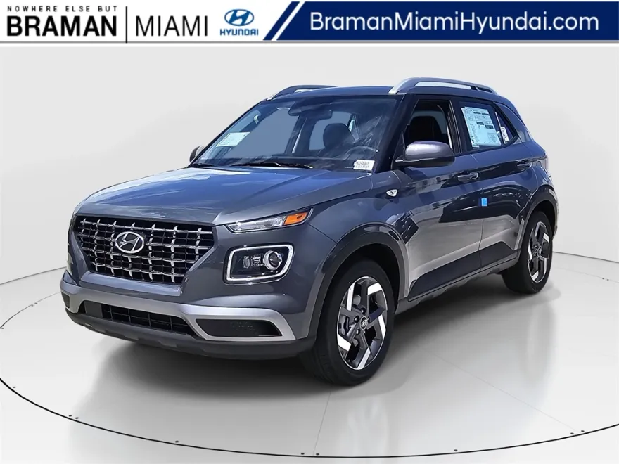 2025 Hyundai Venue SEL photo 1