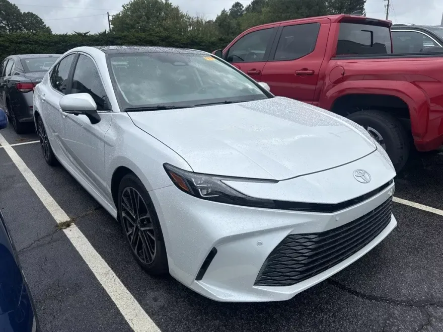 2025 Toyota Camry XLE photo 1