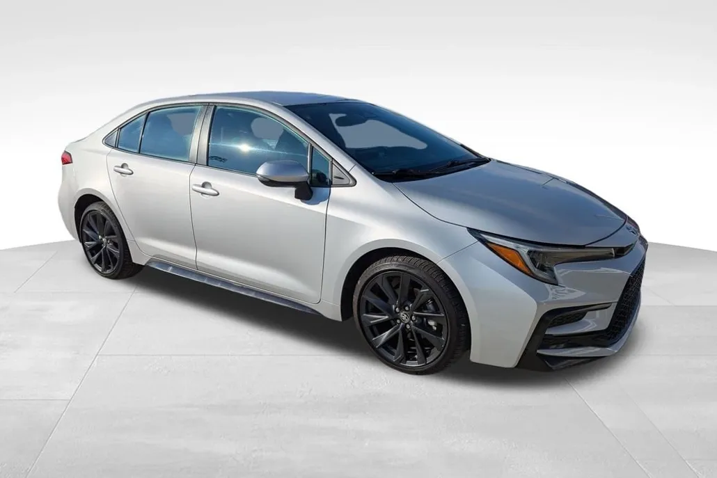 2024 Toyota Corolla SE photo 1