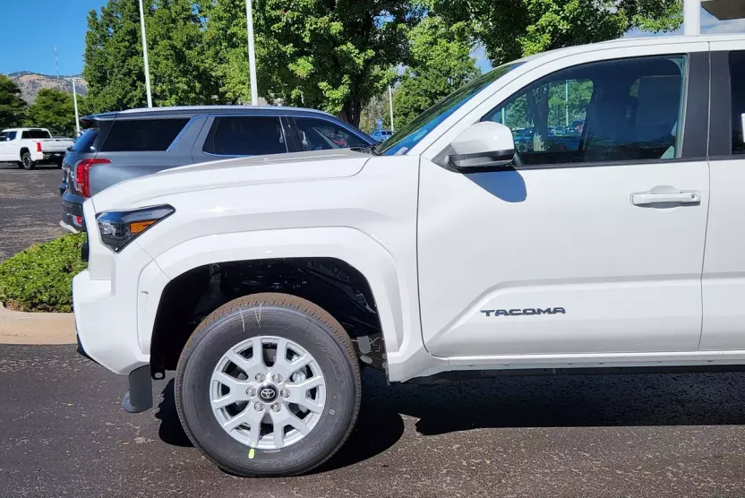 2025 Toyota Tacoma SR5 Double Cab photo 1