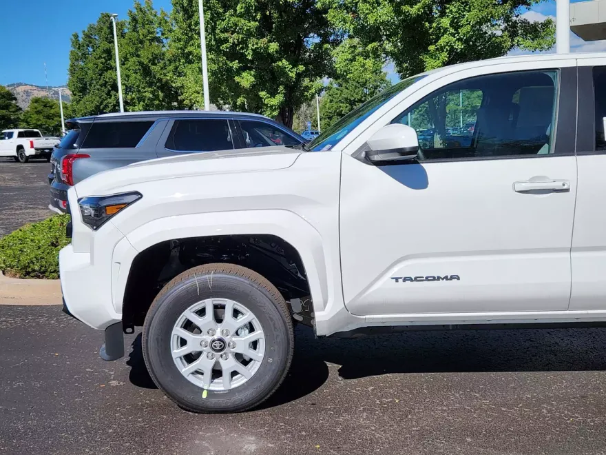 2025 Toyota Tacoma SR5 Double Cab photo 1