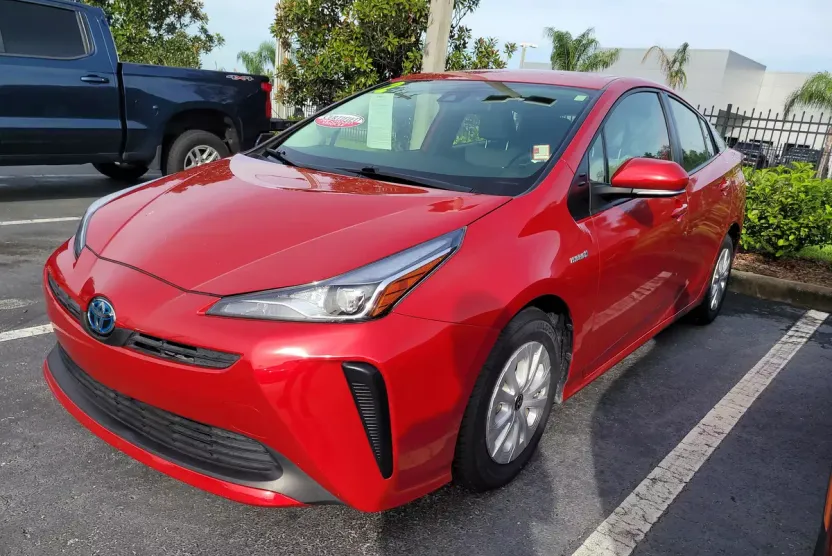 2022 Toyota Prius L Eco photo 1