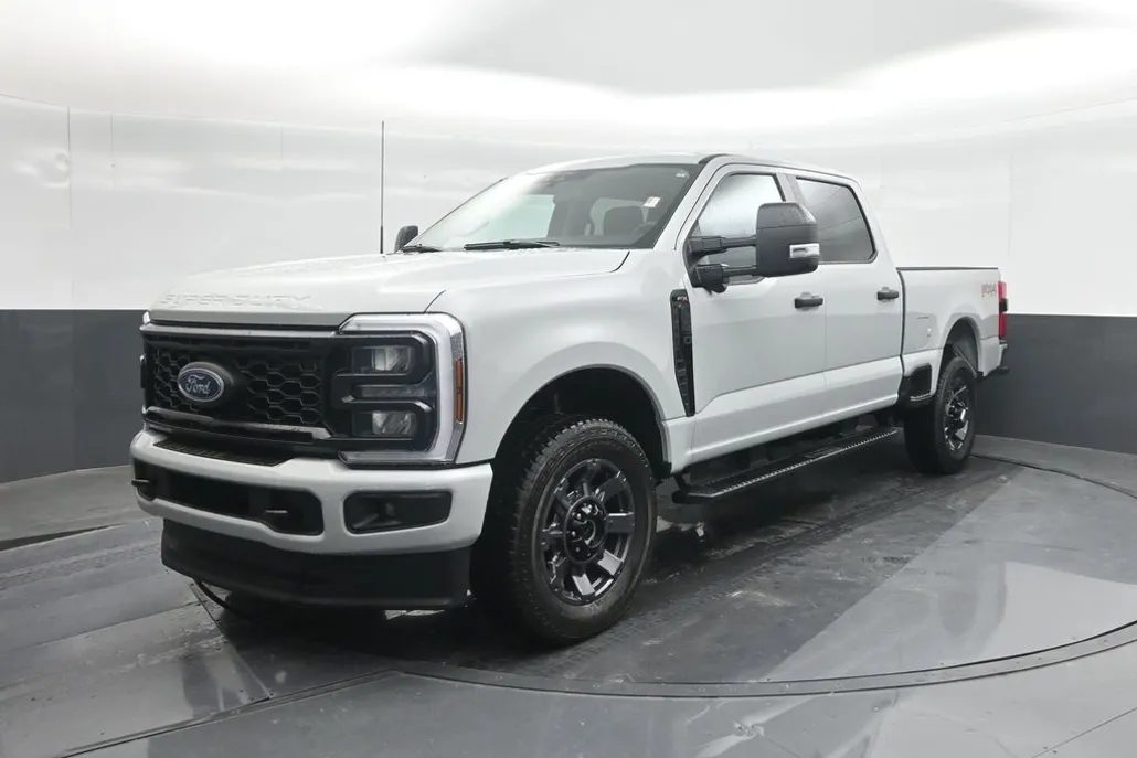 2025 Ford F-250 photo 1