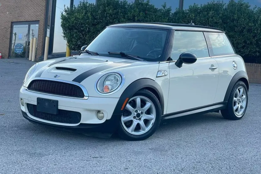 2008 Mini Cooper S Hardtop 2 Door photo 1