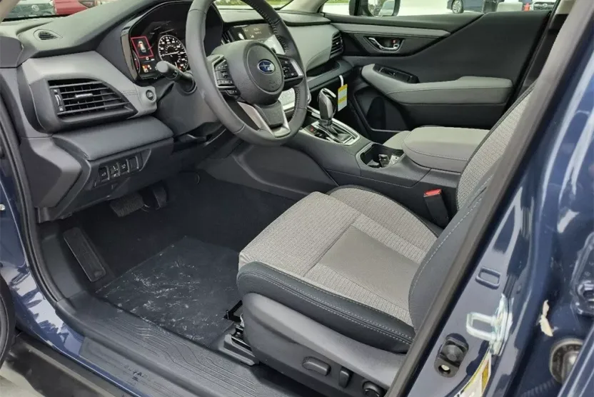 2025 Subaru Outback Premium photo 1