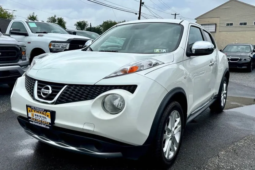 2014 Nissan Juke SV photo 1