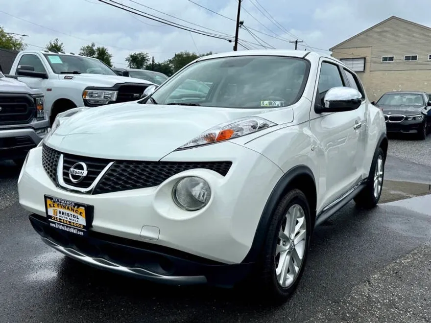 2014 Nissan Juke SV photo 1