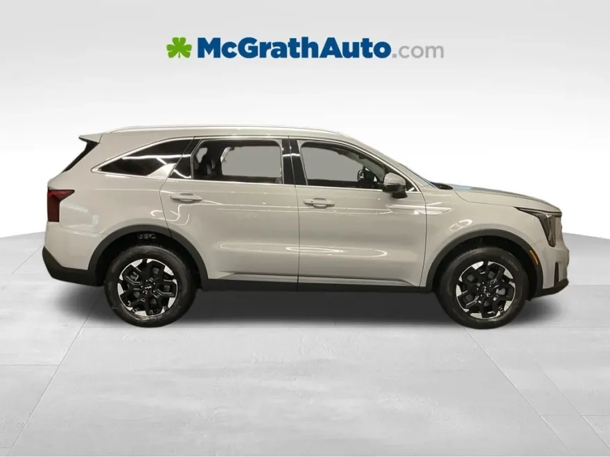 2026 Kia Sorento S photo 1