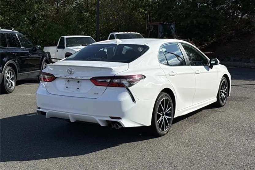 2023 Toyota Camry Base photo 1