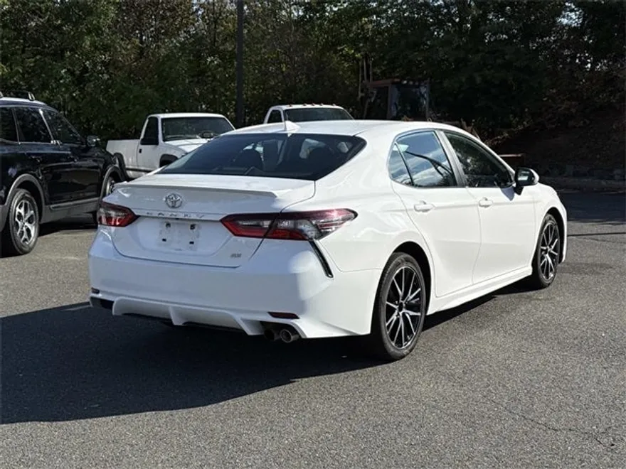 2023 Toyota Camry Base photo 1