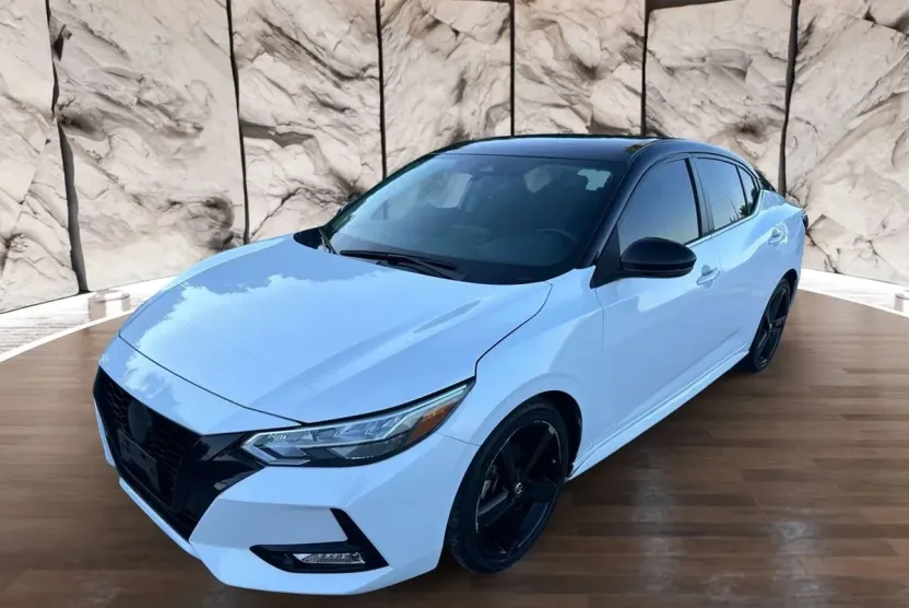 2022 Nissan Sentra SR photo 1