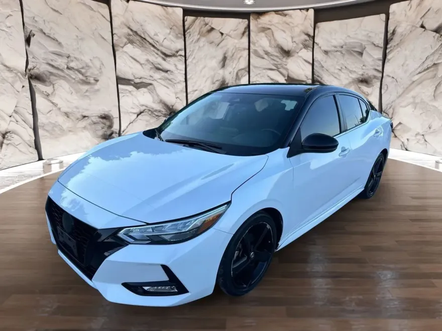 2022 Nissan Sentra SR photo 1