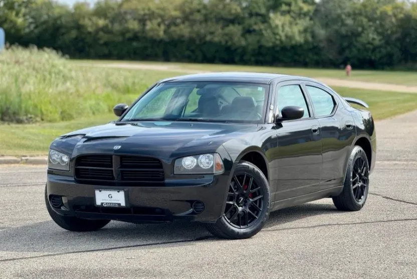 2010 Dodge Charger SE photo 1