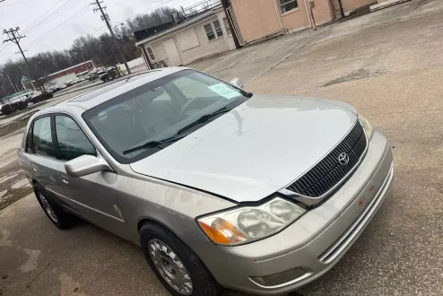 2002 Toyota Avalon XL photo 3