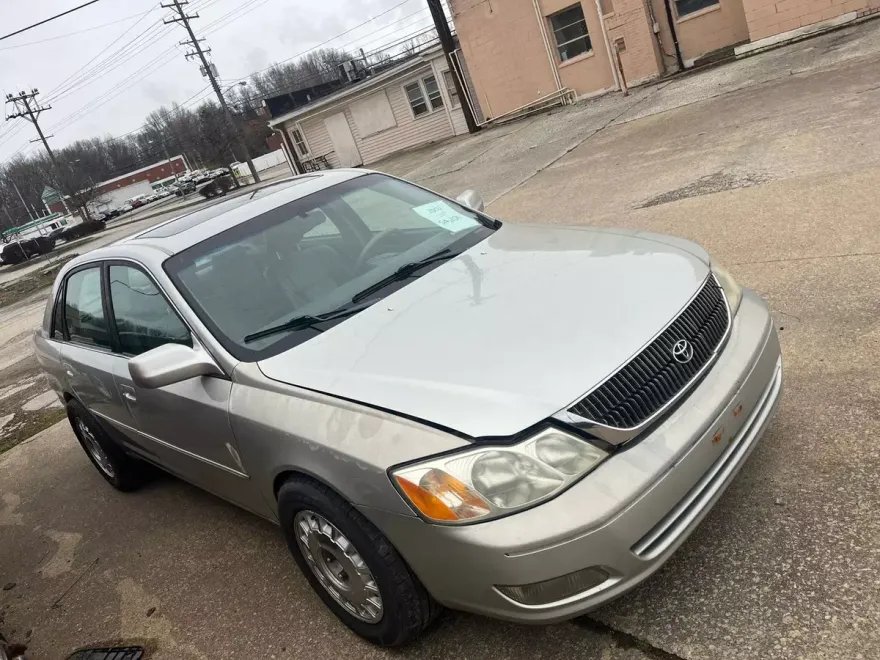 2002 Toyota Avalon XL photo 3