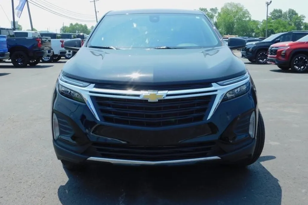 2024 Chevrolet Equinox LT photo 1