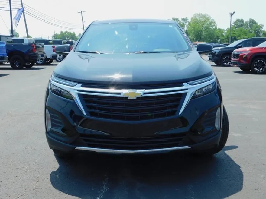 2024 Chevrolet Equinox LT photo 1