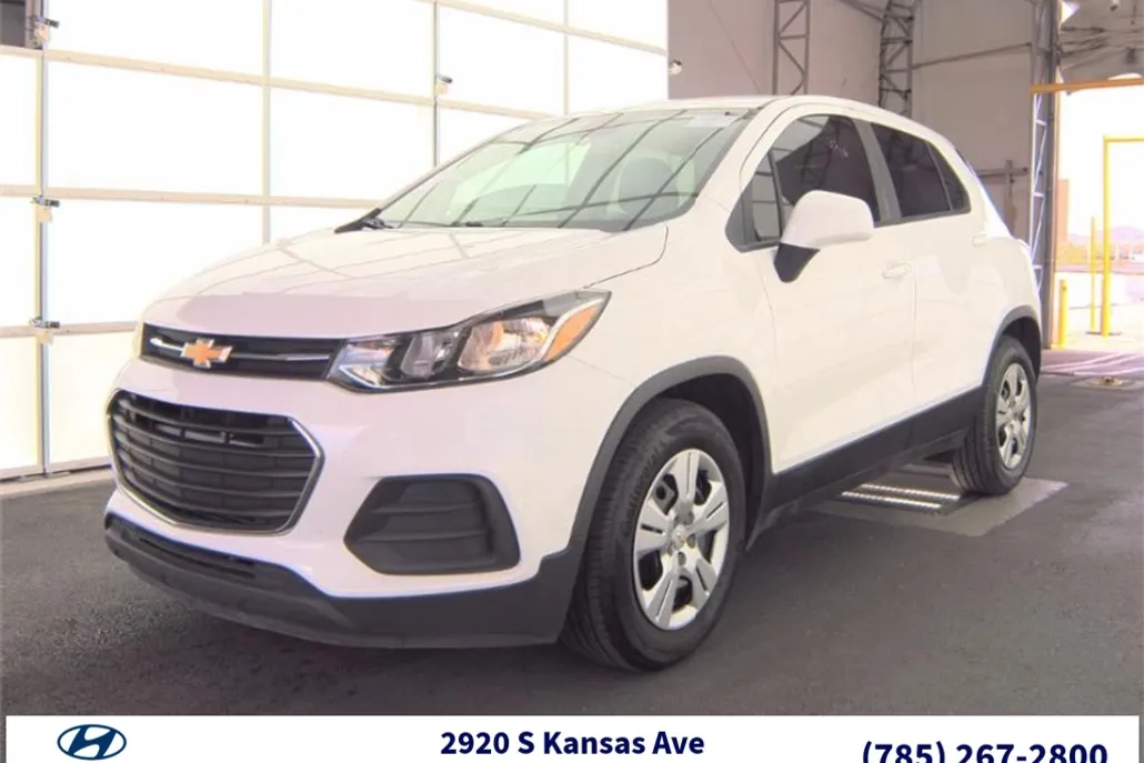 2019 Chevrolet Trax LS photo 1