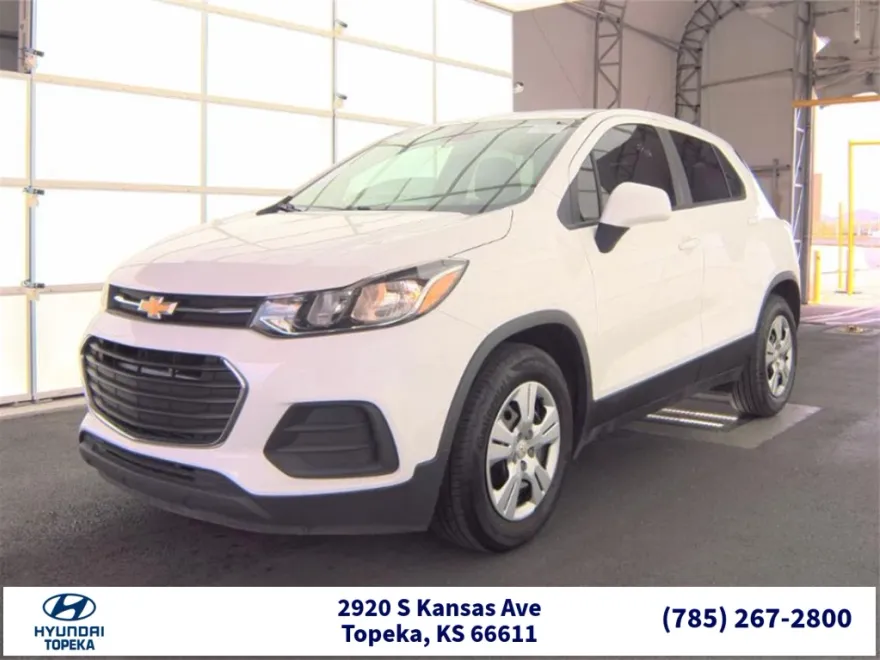2019 Chevrolet Trax LS photo 1