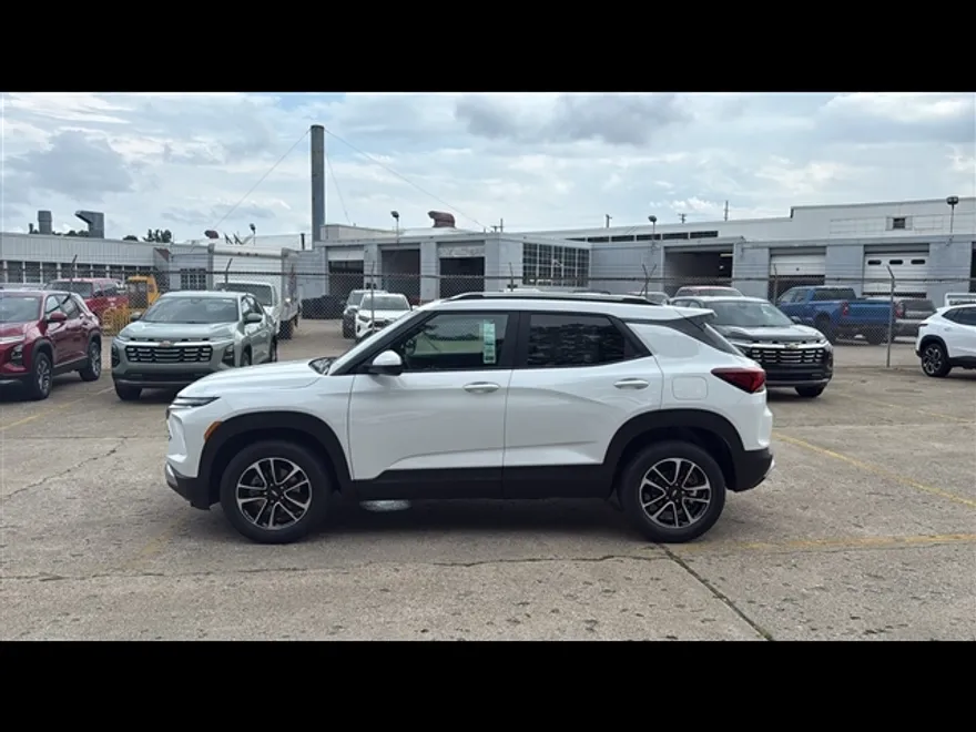 2026 Chevrolet Trailblazer LT photo 1